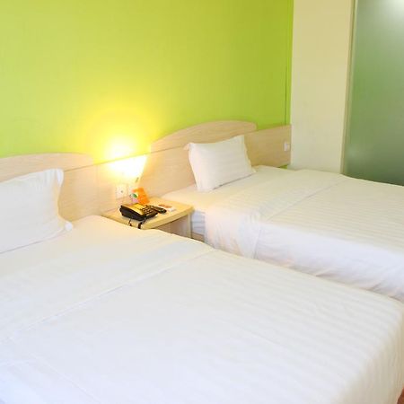 Jiangtouzhen 7Days Inn Xiamen Lotus Square Branch מראה חיצוני תמונה