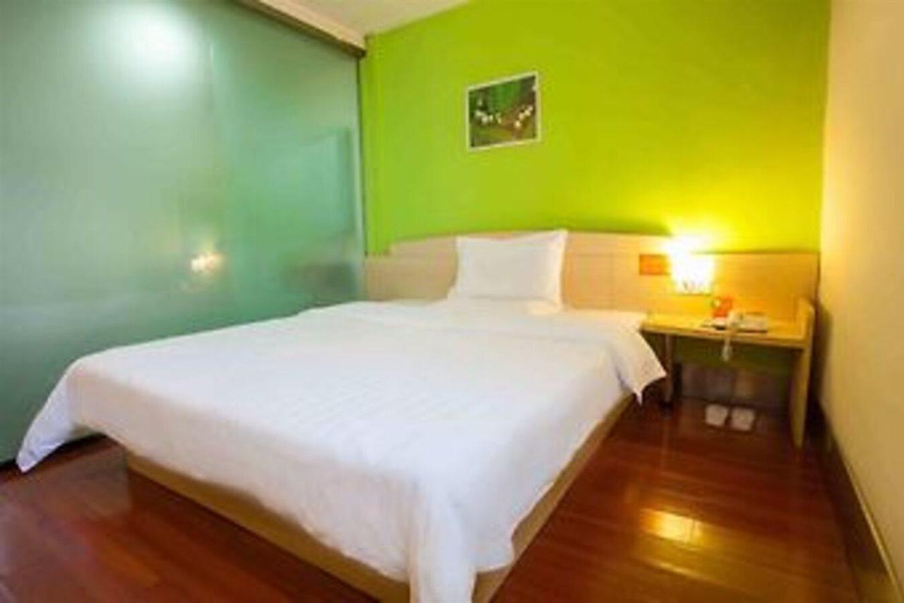 Jiangtouzhen 7Days Inn Xiamen Lotus Square Branch מראה חיצוני תמונה