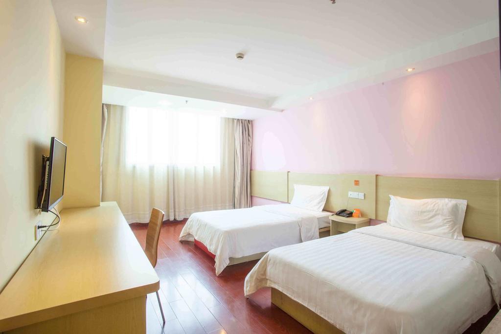 Jiangtouzhen 7Days Inn Xiamen Lotus Square Branch חדר תמונה
