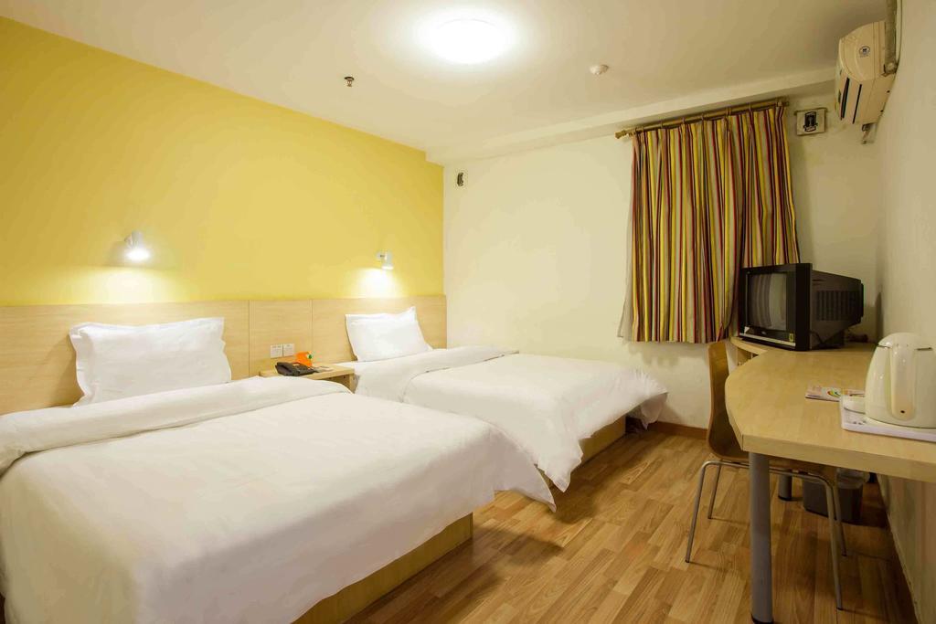 Jiangtouzhen 7Days Inn Xiamen Lotus Square Branch חדר תמונה