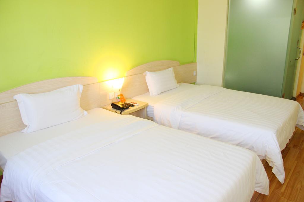 Jiangtouzhen 7Days Inn Xiamen Lotus Square Branch מראה חיצוני תמונה