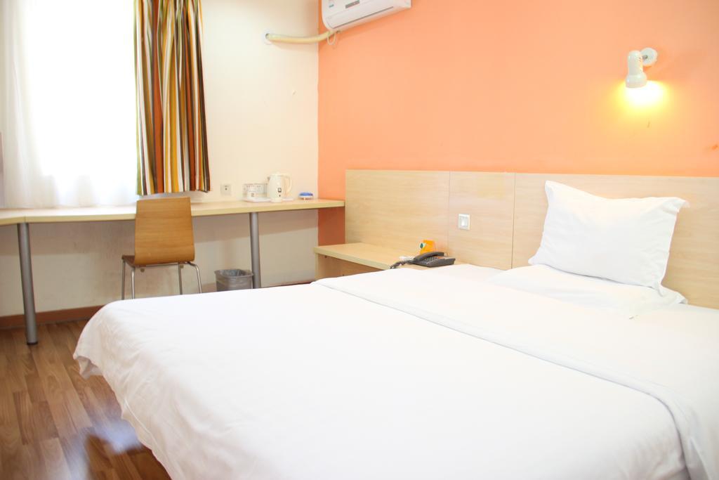Jiangtouzhen 7Days Inn Xiamen Lotus Square Branch מראה חיצוני תמונה