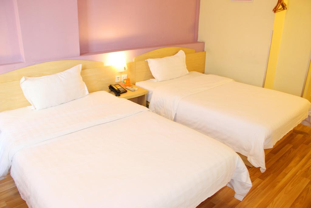 Jiangtouzhen 7Days Inn Xiamen Lotus Square Branch מראה חיצוני תמונה